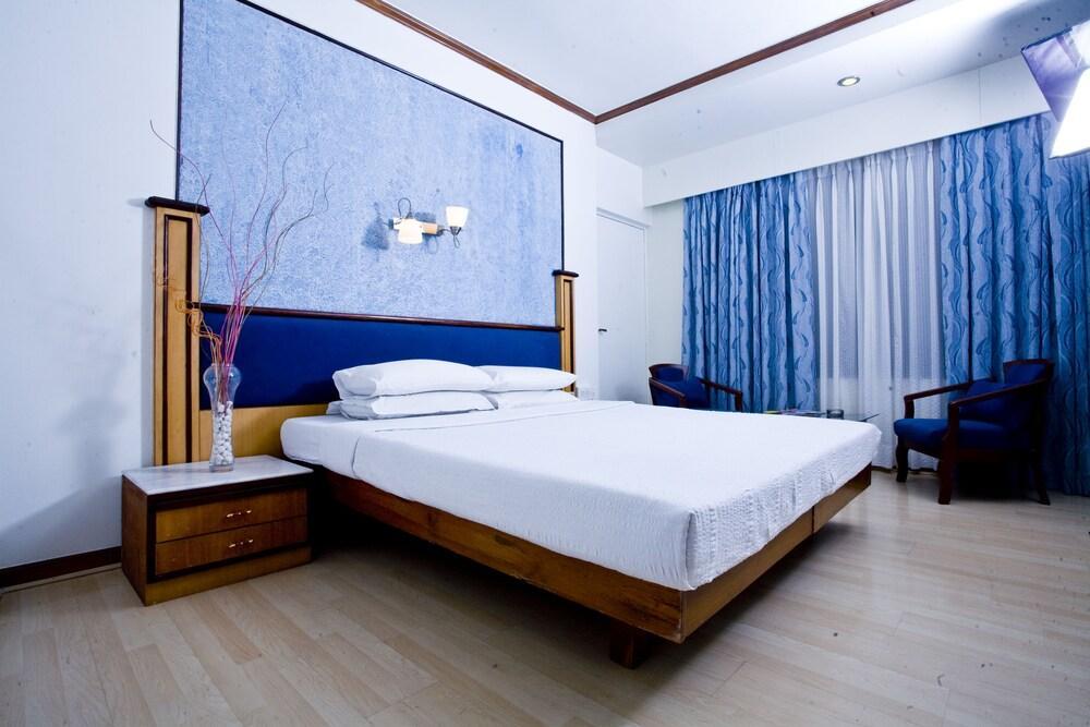 The President Hotel Shivajinagar Pune Exterior photo